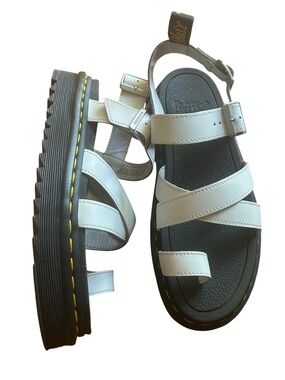 Dr. Martens Avry White Strappy Toe Loop Platform Sandals Size 8